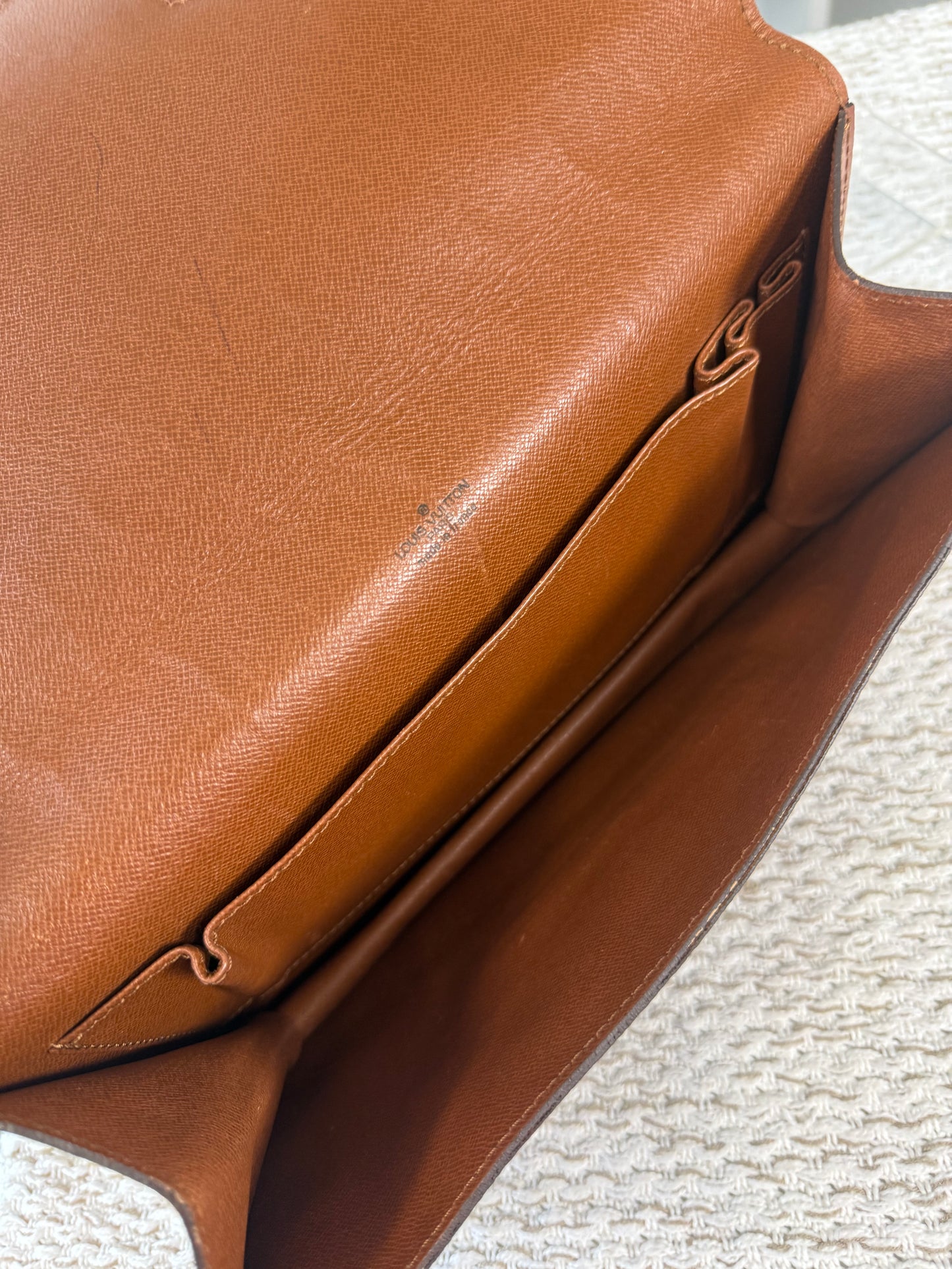 Meshichei Hasheker Uminsagdehem / משיחי השקר ומתנגדיהם