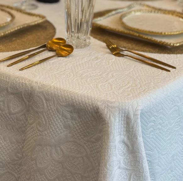 Regency Tablecloth 70x108