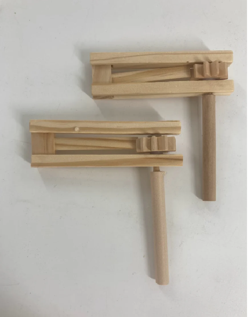 Wood Gragger Mini Natural Color 4.5"x4.5"