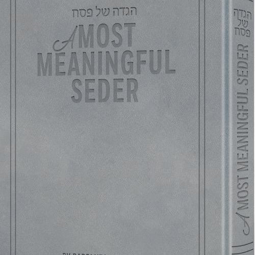 A Most Meaningful Seder - Deluxe Slate Blue (Hardcover)